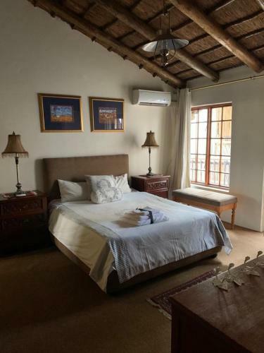 Hostal A Bed Above Guest House