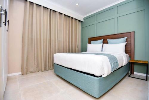 Smart & Modern Apartment @ Menlyn Place
