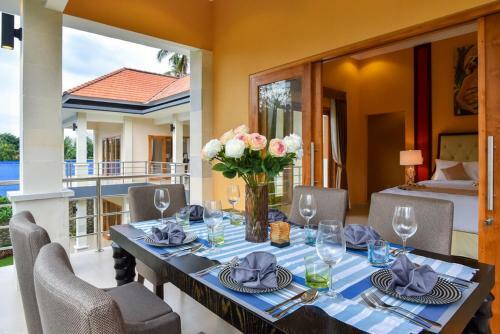 Lovina Premium Villa Resort - Luxury Holiday Service!