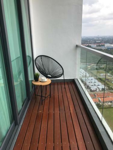 Luxury Smart Apartment W/ Poolview @green Haven