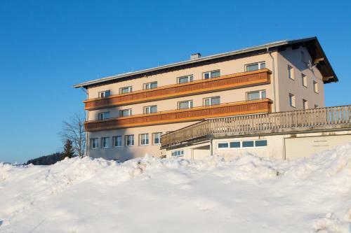 Hostal Gasthof Pension Hochlitten