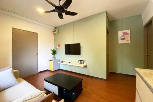 Hotel Oyo 89603 Treeline Urban Inn