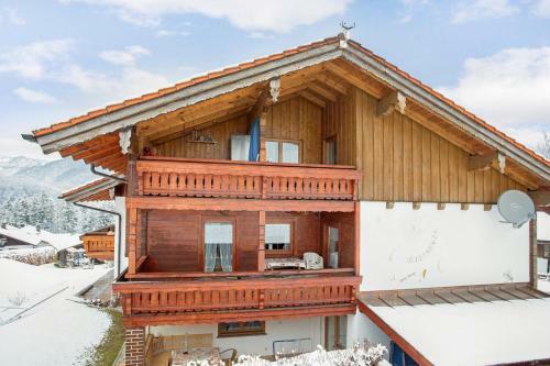 Apartamento Ferienwohnung K�nig Im Obergeschoss