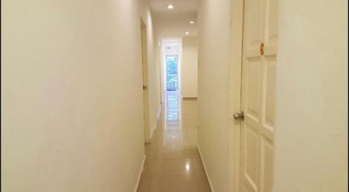Budget Room With Private Bathroom And Breakfast