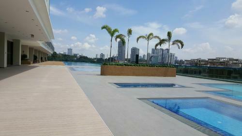 Apartamento Paragon Residences Straits View Homestay