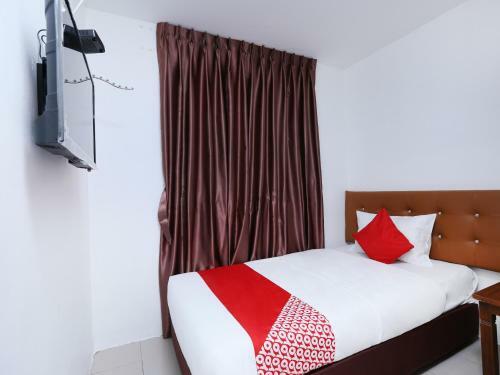 Oyo 89672 Eg Hotel Jj