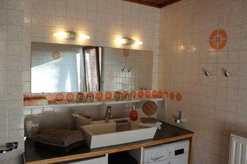 Green Hill Apartment