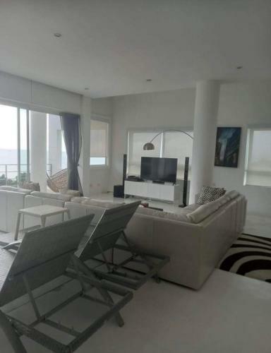 Apartamento 3 Bedroom Penthouse With Ocean Views