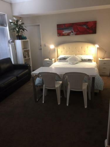 Venetian Canal 1 Bedroom Apartment