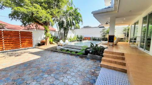 Zerene Garden Pool Villa