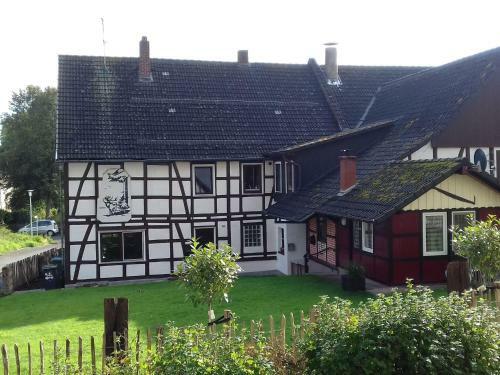 Spacious Apartment In Ober-waroldern With Sauna