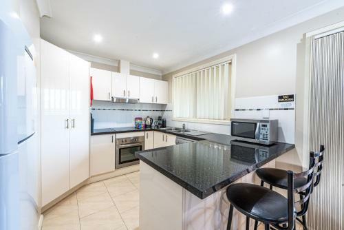Escape To Mudgee In This Gorgeous Modern Villa