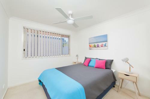 7b Achilles Street, Nelson Bay - White Waves