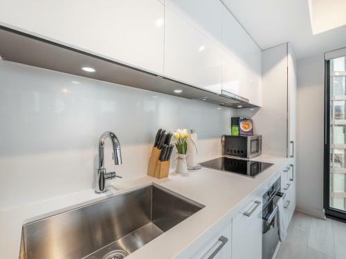 Apartamento Designer 1br + Study Suite In Coveted Yorkville