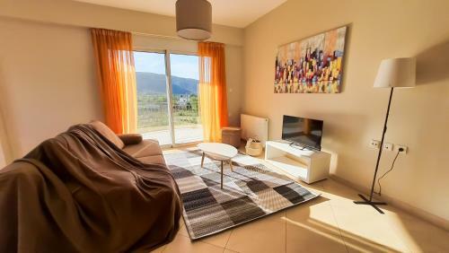 Elegant Apartment With Mountain View