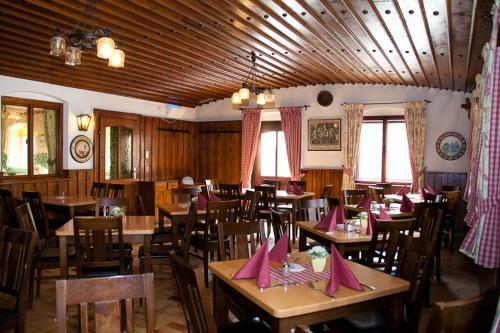Hostal Gasthof - Hotel Zur Post