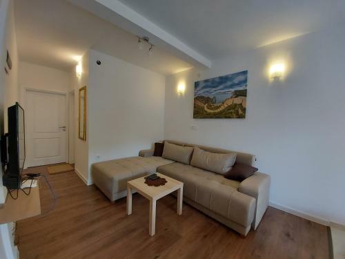 Halcon Apartments