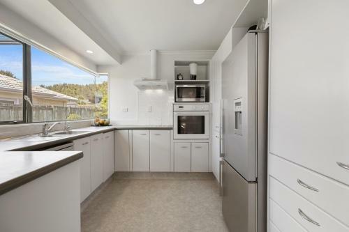 Pretty In Papamoa - Papamoa Holiday Home