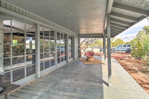 Bright Show Low Home Near White Mountain Lake