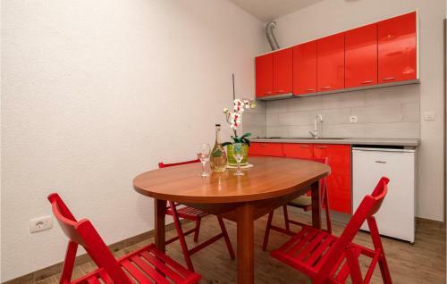 Beautiful Apartment In Drvenik With 1 Bedrooms