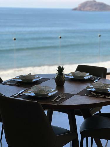Apartamento Condo On Mazatlan Ocean Front Boardwalk ?malec�n?