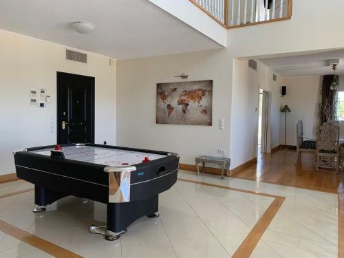 Amazing Villa With Private Pools And Sea Views