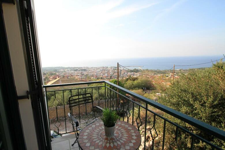 Kiparissia Castle & Sea View