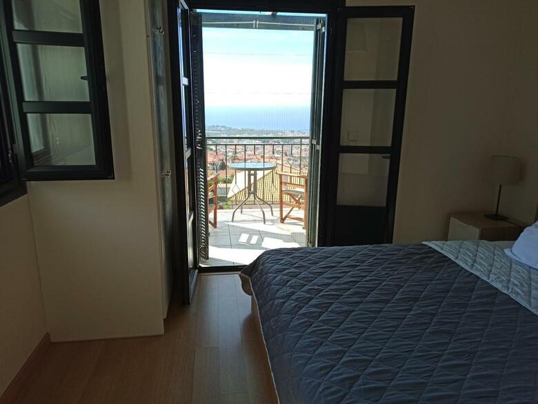 Kiparissia Castle & Sea View