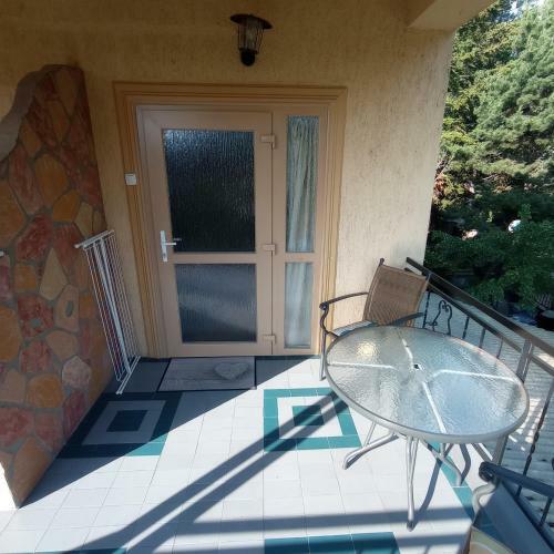 R�zsa Apartman