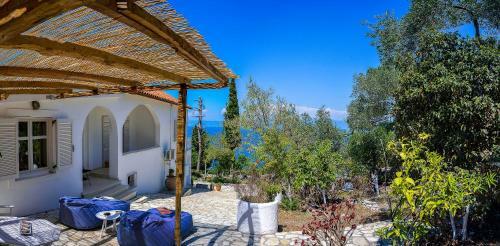 New! Paxoswhite Sea View Apartments & Studios!