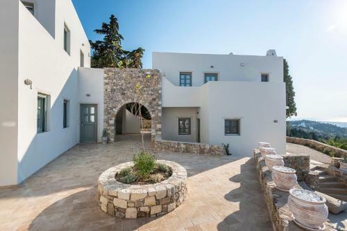 Villa Anamnezia Luxury Suites