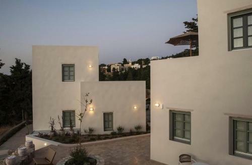 Villa Anamnezia Luxury Suites
