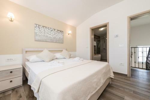 Villa Stancija Privlaka 2 With Heated Pol