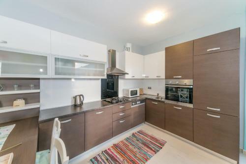 Apartments Maestral In Privlaka, 70m From The Beach