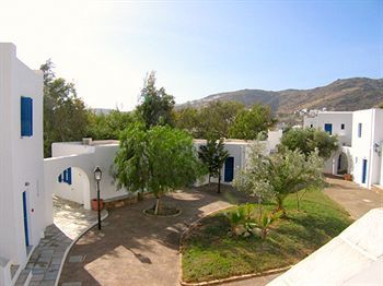 Hotel Far Out Village