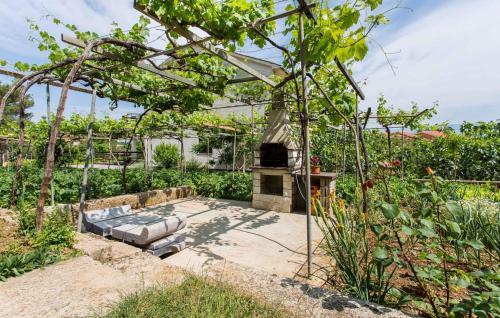 Apartment In Silo/insel Krk 13510