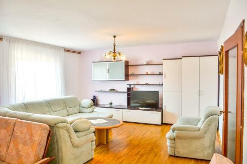 Holiday House Larma