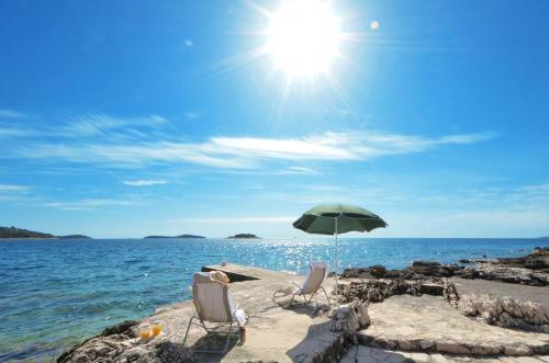 Apartments By The Sea Rogoznica - 15249