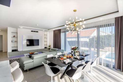 Neue Villa Skyline, Strand Und Zentrumn�he