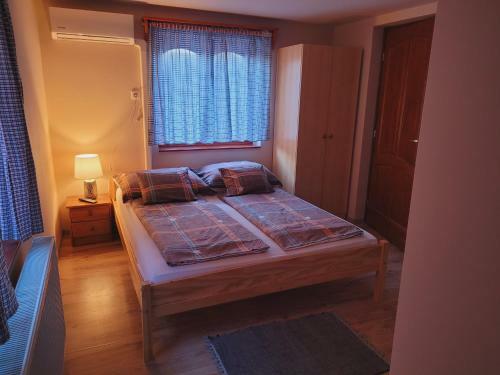 Hostal R�zsalugas Vend�gh�z