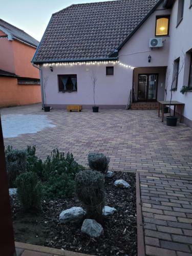 Hostal R�zsalugas Vend�gh�z