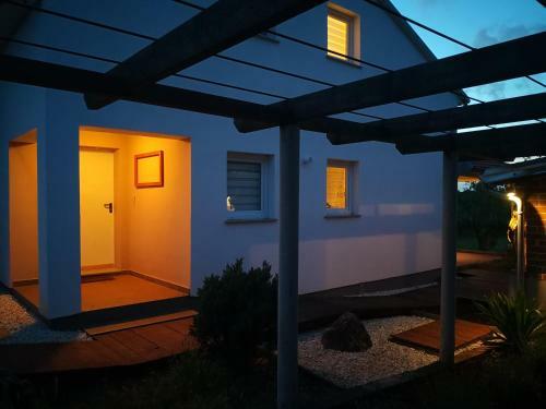 Ana's Garden Holiday Home