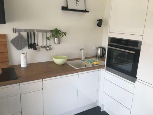 Lakovich Sea View Apartments
