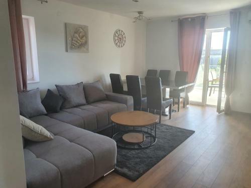 Hostal Muring Apartments
