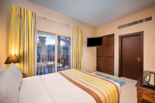 Hotel Al Hamra Village Golf And Beach Resort