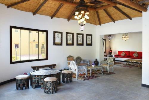 Hotel Al Hamra Village Golf And Beach Resort