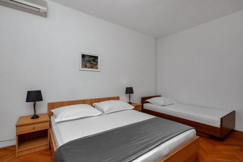Apartments ?obrni?