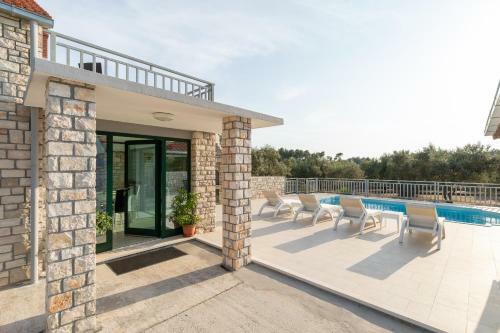 Villa Barbara - Olive Paradise, With Chlorine-free Pool