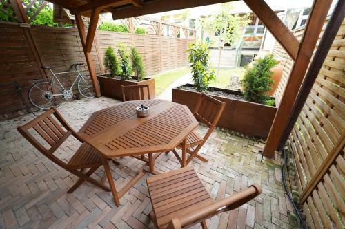 Hostal Tulip Home Guest House