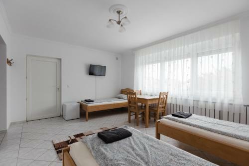 Hostal Airport Jazmin Guesthouse